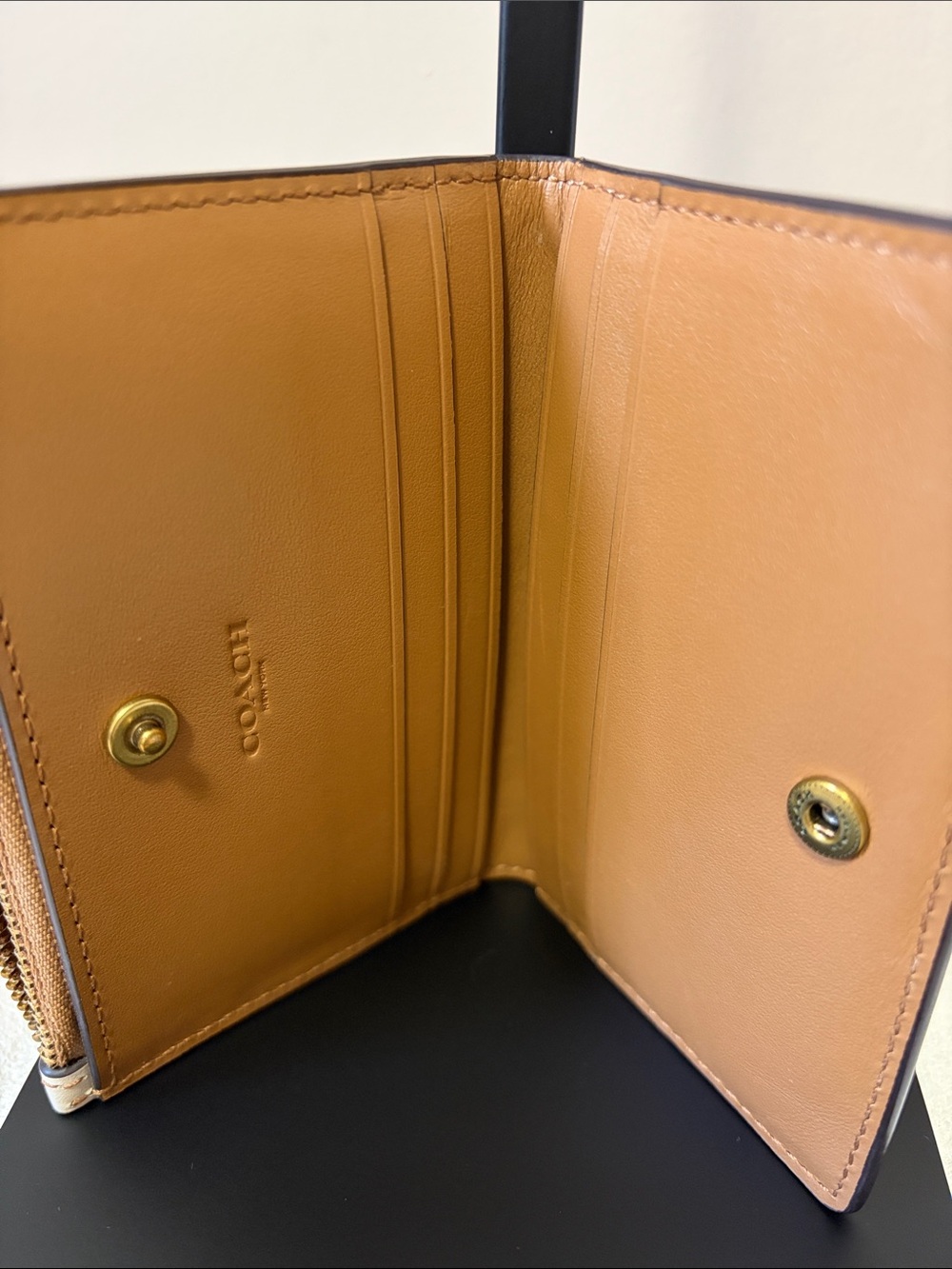 Coach Cream Leather Card Case with Rainbow Skate Logo - Picture 12 of 16
